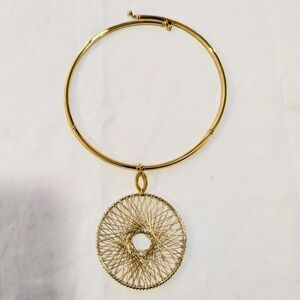Gold Toned Wire Pendant Necklace